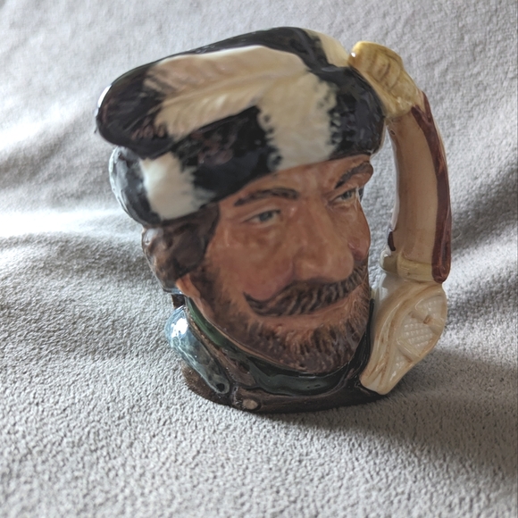 Vintage Small Royal Doulton Character Toby Jug The Trapper Royal Doulton #6612 - Picture 2 of 9